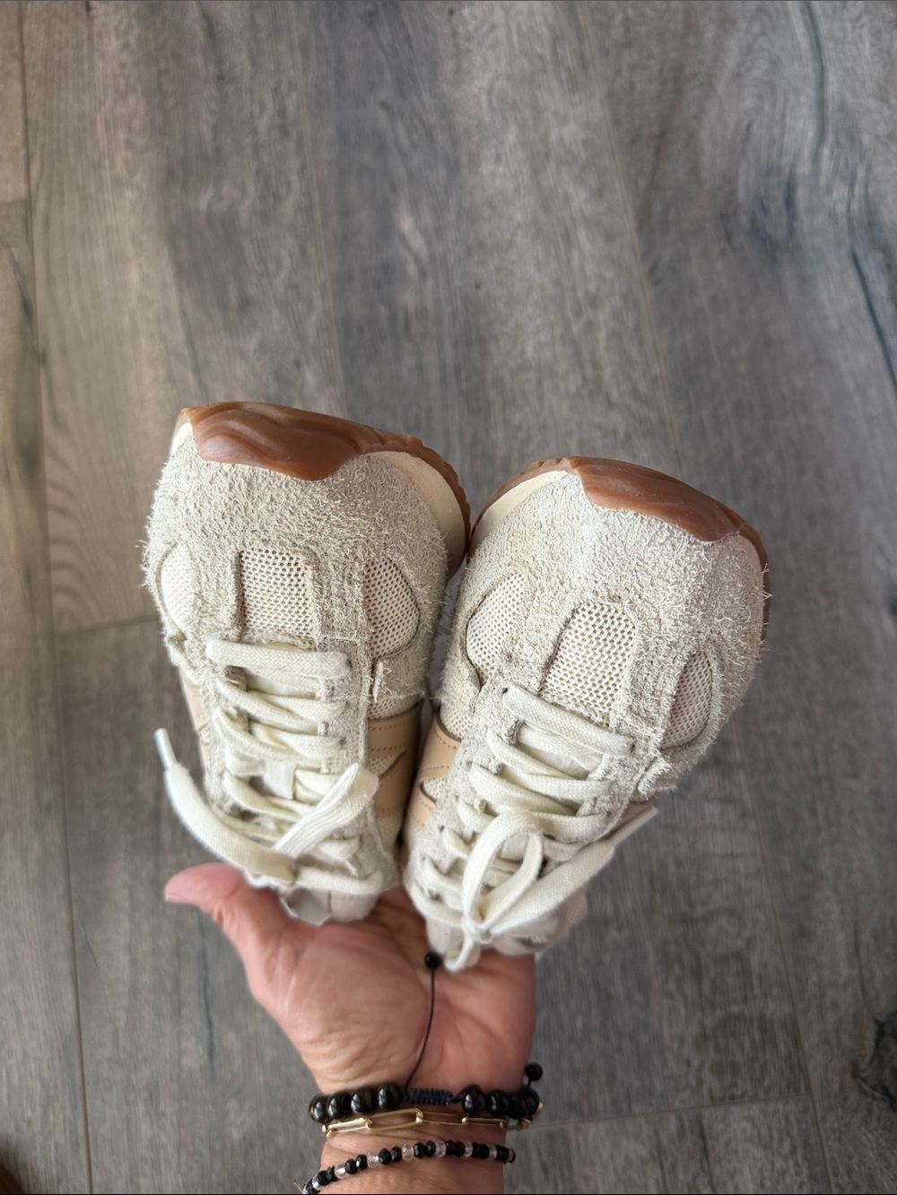 New Balance Women's Cream and Beige Retro Runner Sneakers - Picture 6 of 10